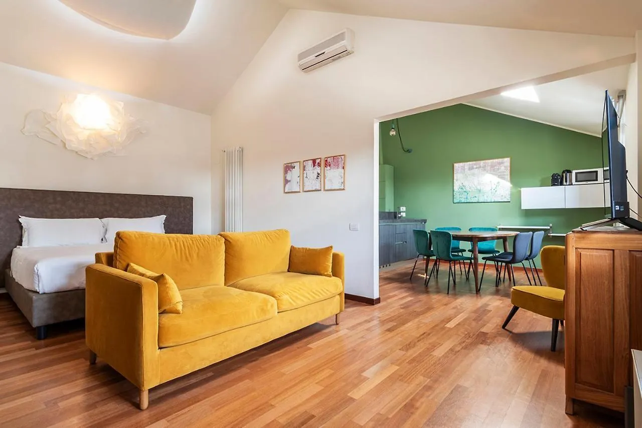Easyhomes Duomo View Milan Apartment